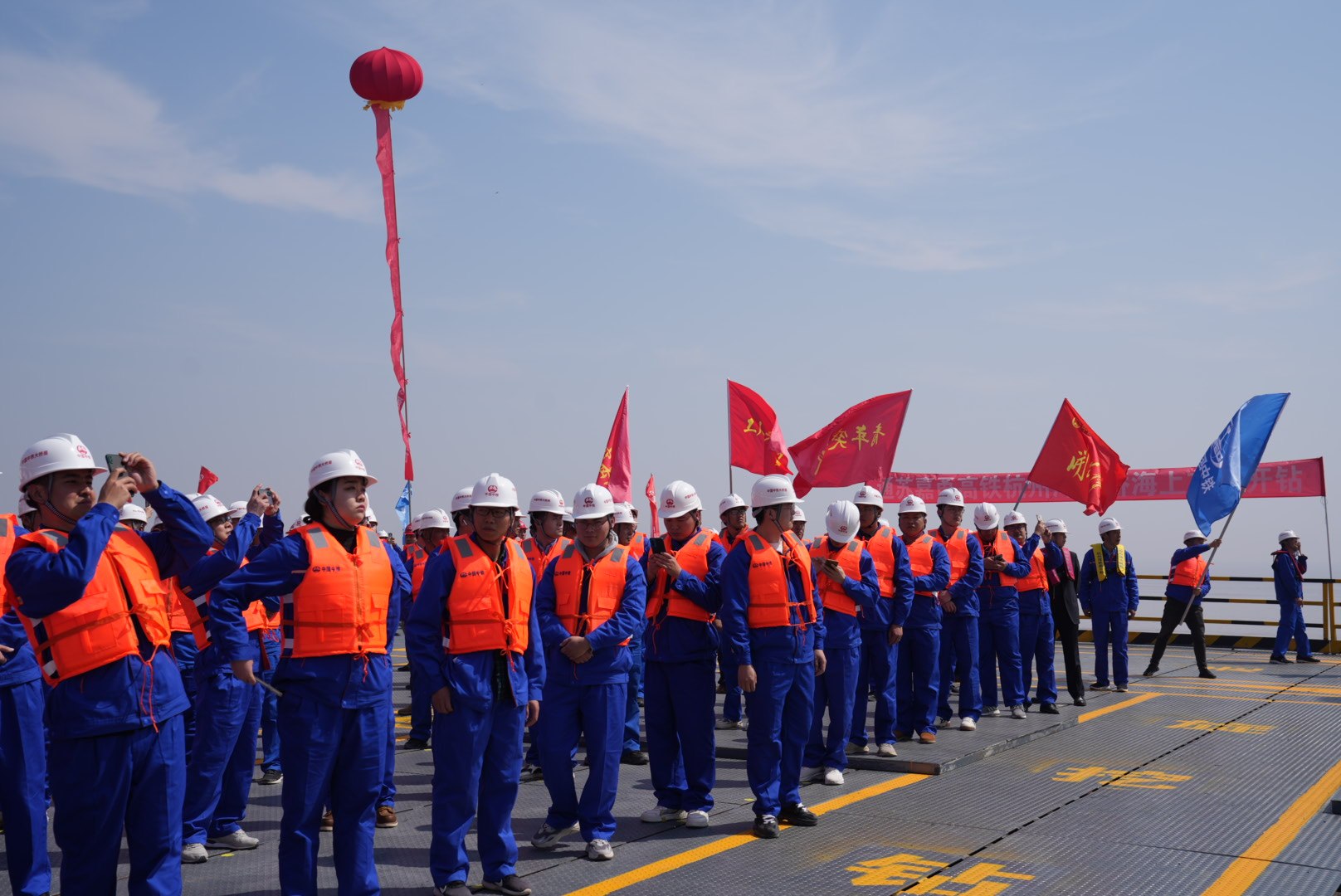 云顶集团精彩图集｜世界最长跨海高速铁路桥海上工程正式开工(图5)